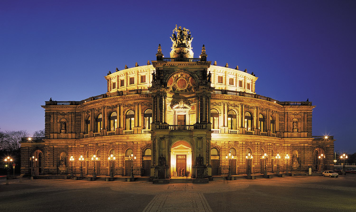 Semperoper Dresden (Opera House Dresden, germany) Opera Online