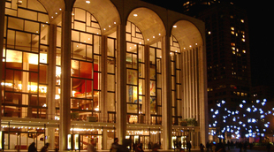 L_metropolitan_opera_house