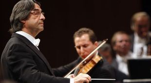 L_1492713_7_d7b6_le-chef-d-orchestre-italien-riccardo-muti-en_ed30a9ca7e742dc26156d77a05c5971a