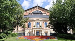 L_richard-wagner-festspielhaus