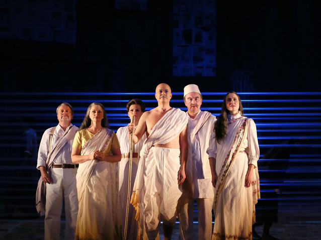 Xl_eno_satyagraha_nicholas_folwell_anna-clare_monk_charlotte_beament_toby_spence_clive_bayley_stephanie_marshell__c__donald_cooper