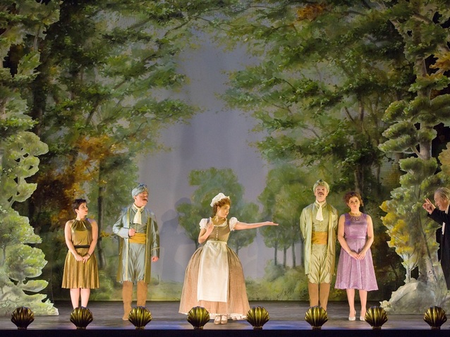 Xl_cos__fan_tutte_production_image__c__roh_2019._photographed_by_stephen_cummiskey