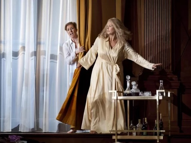 Xl_der-rosenkavalier-c-claarchen-and-matthias-baus-dutch-national-opera-03