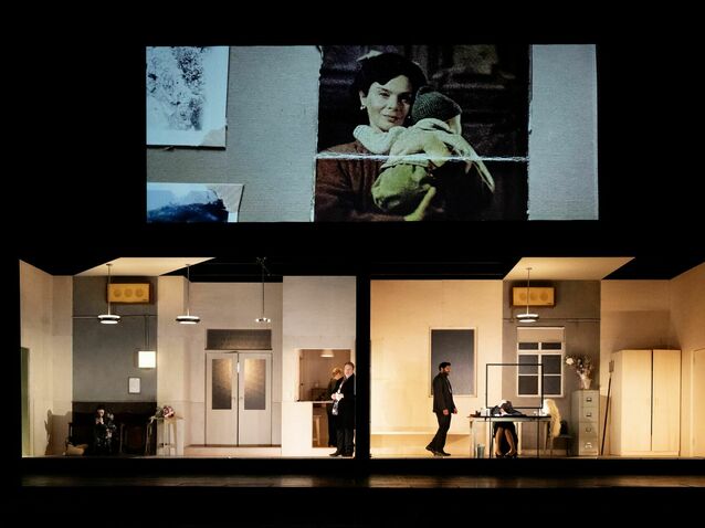 Xl_katie_mitchell_s_the_makropulos_case__the_royal_opera__2025_camilla_greenwell__z816636