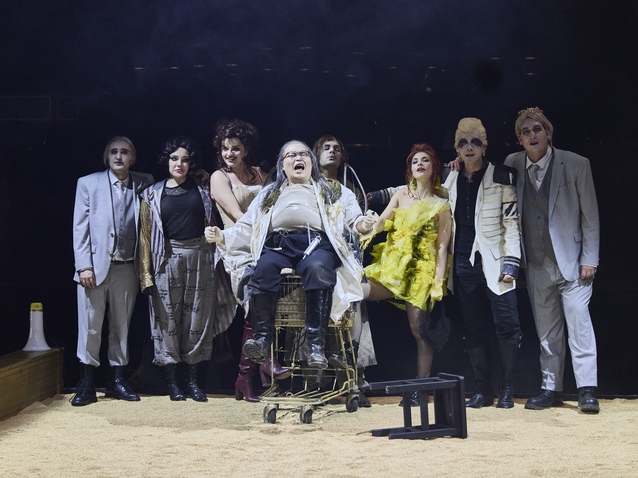 Xl_esels_schatten-zerbrochener_krug-c_herwig_prammer-linz-3-26-2