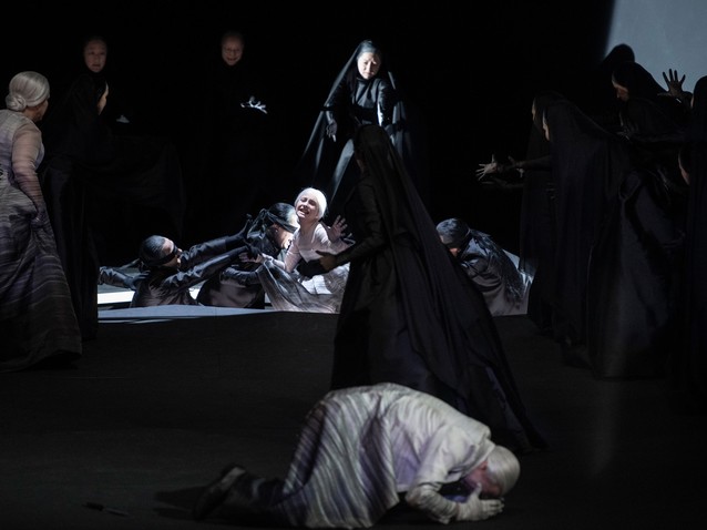 Xl_iphigenie_en_tauride_c_monika_rittershaus_152