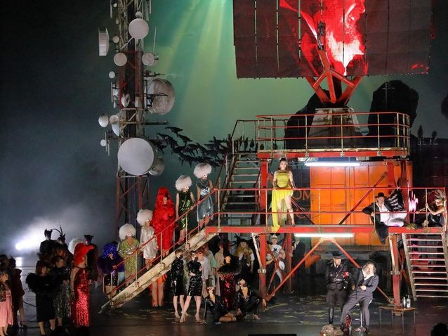 Xl_die_v_gel_1___wilfried_h_slbayerische_staatsoper