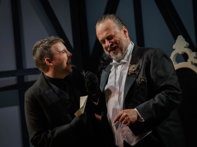Pierre Derhet (Abbé de Chazeuil) et Roberto Scandiuzzi (Prince de Bouillon), Adrienne Lecouvreur, Opéra du Capitole de Toulouse © Mirco Magliocca