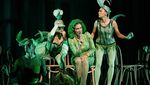 Christine Rice as Muse of Poetry in Damiano Michieletto's production of Offenbach's The Tales of Hoffmann, The Royal Opera ©2024 Camilla Greenwell