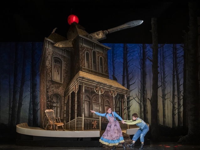 Heidi Stober as Gretel and Kate Lindsey as Hansel in Hansel and Gretel, The Royal Opera © 2024 Tristram Kenton