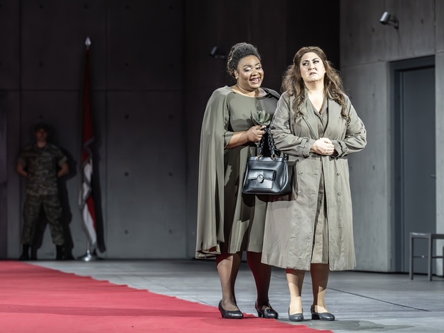 Raehann Bbryce-Davis (Amneris), Anna Pirozzi (Aida) in The Royal Opera’s Aida © 2025 RBO. Photograph by Marc Brenner