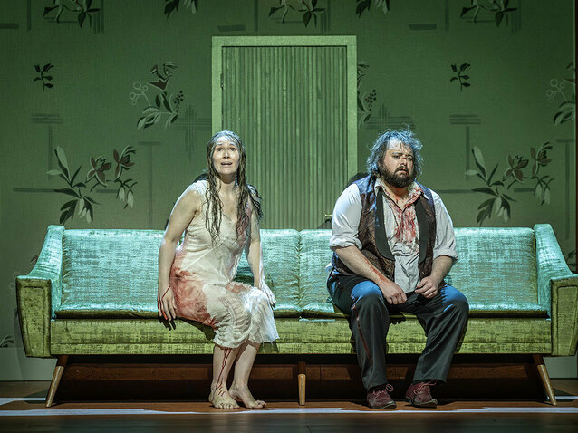 Marta Fontanals-Simmons (Linda), Allan Clayton (Christian) in Festen © 2025 Marc Brenner