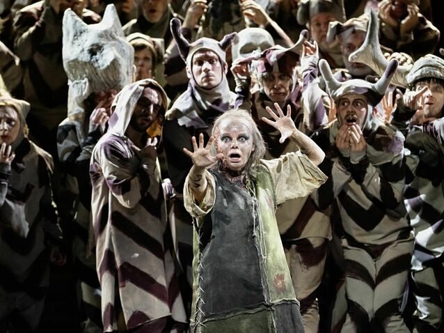 Agnieszka Rehlis as Azucena in Adele Thomas's production of Verdi's Il Trovatore, The Royal Opera ©2025 Camilla Greenwell