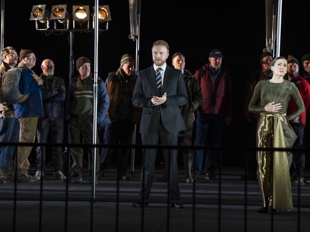 Alex Otterburn, Heidi Stober and the cast of ENO’s Mary, Queen of Scots 2025 © Ellie Kurttz