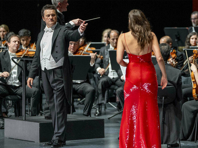 La Traviata 2025 : Piotr Beczala (Alfredo Germont), Nadine Sierra (Violetta Valéry), Mozarteum Orchestra Salzburg (c) SF / Marco Borrelli