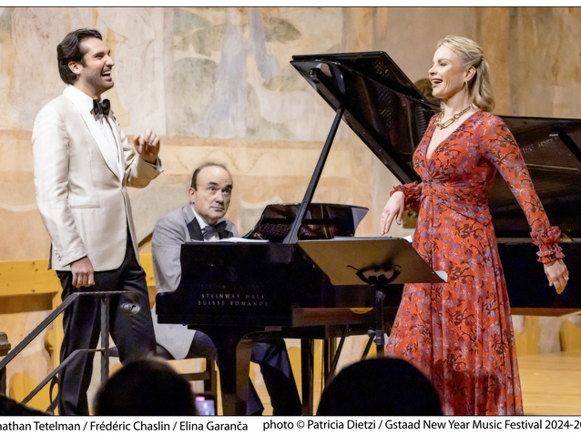 Jonathan Tetelman, Frédéric Chaslin et Elīna Garanča © Patricia Dietzi/Gstaad New Year Music Festival