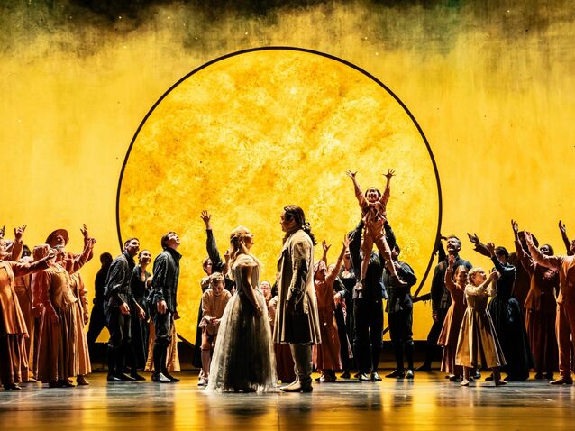 Lucy Crowe as Pamina and Amitai Pati as Tamino in The Magic Flute ©2025 Johan Persson