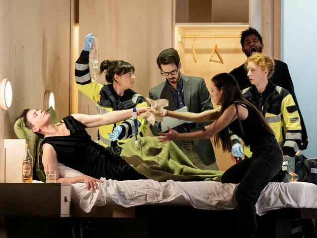 Ausrine Stundyte as Emilia Marty and Heather Engebretson as Krista in Katie Mitchell's The Makropulos Case, The Royal Opera © 2025 Camilla Greenwell Ausrine Stundyte as Emilia Marty and Heather Engebretson as Krista in Katie Mitchell's The Makropulos Case, The Royal Opera © 2025 Camilla Greenwell