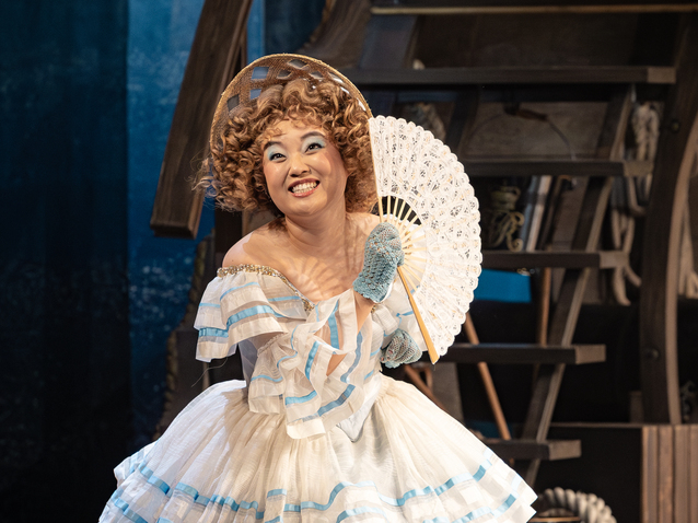 Xl_henna_mun__eno_s_hms_pinafore_2025___craig_fuller